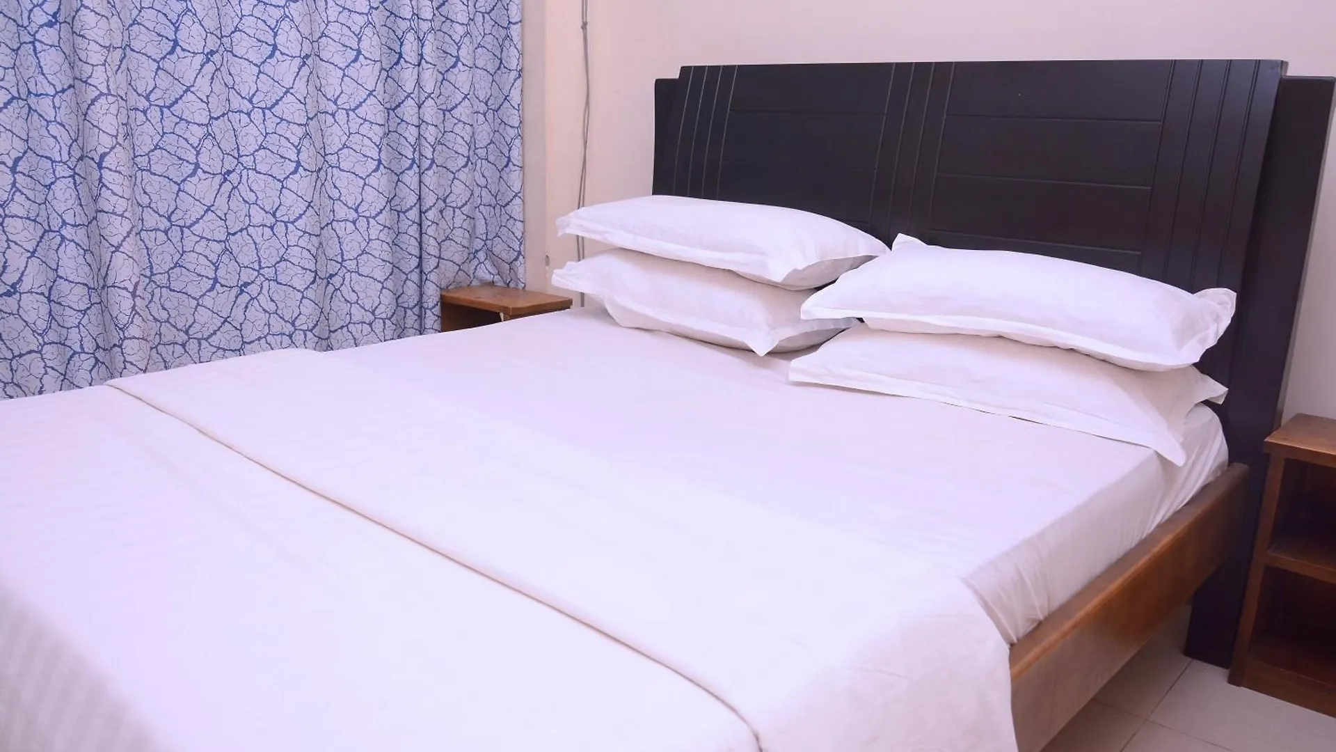 Kampala Suites Kisementi 0*,  Uganda